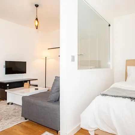 Apartment Cozy And Central Studio Apartment With Shared Pool In Sisli